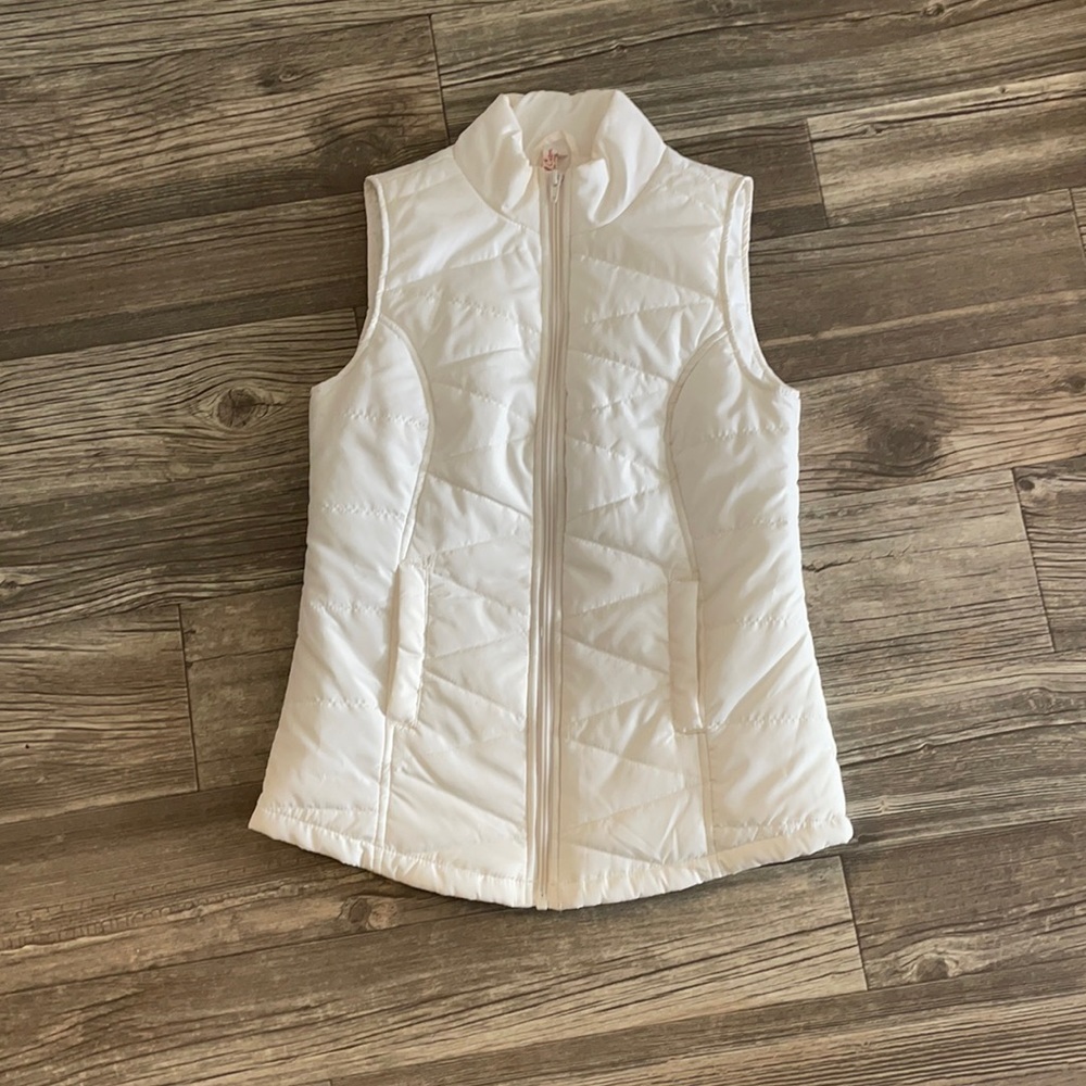 White puffer jacket